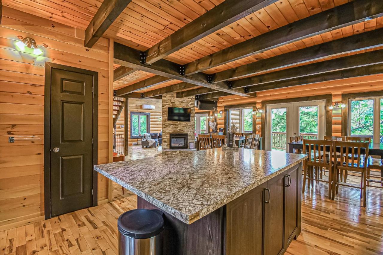 Brown Bear Lodge Brownsburg Bagian luar foto